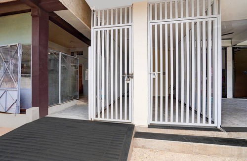 Ujjain House | Townhouse Oak Ujjain Railway Station