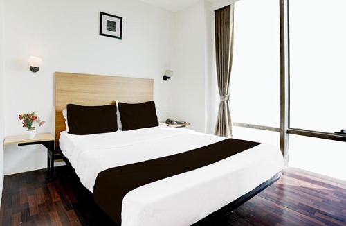 Vashi Hotel | Townhouse PBG Mall Vashi