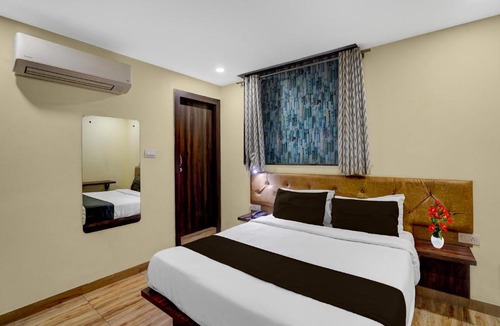 Kanpur Hotel | Townhouse Z Square Mall Formerly The Mall Road Inn