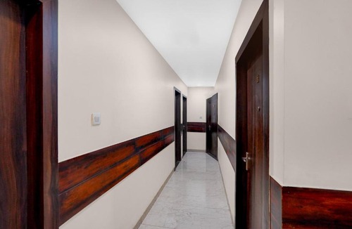 Kanpur Hotel | Townhouse Z Square Mall Formerly The Mall Road Inn