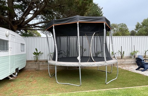 Kiama Heights Cottage | Tranquil Beachside cottage. A stone throw from the beach & Hiking.Pet-friendly.