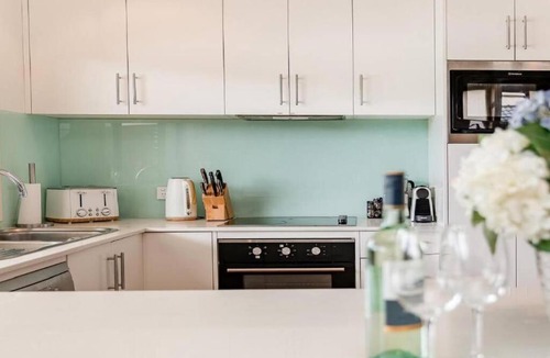 Woy Woy Apartment | Tranquility with Spa & Jetty