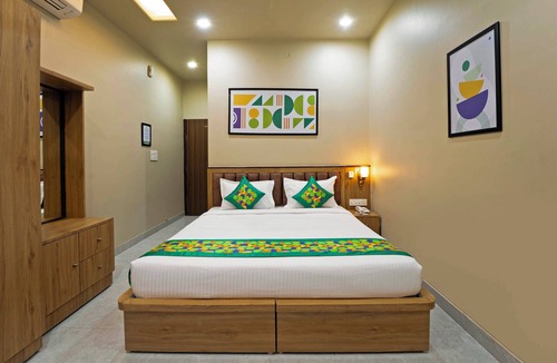 Amer Fort Road Hotel | Treebo Fort Mountview Jalmahal