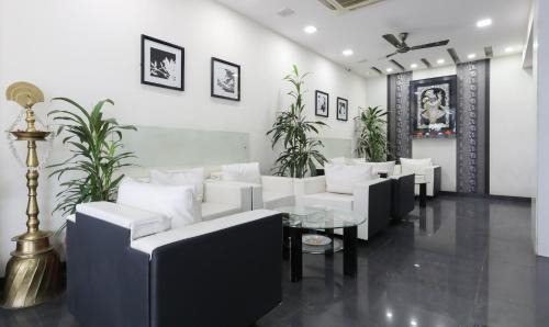 Indore Hotel | Treebo Omni Palace