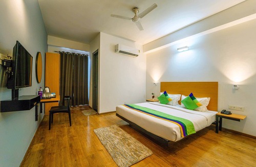 Noida Hotel | Treebo Premium Inn