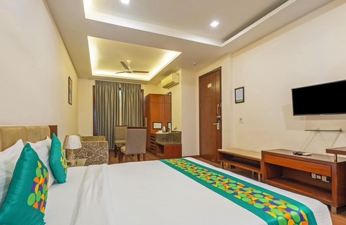 Dwarka Hotel | Treebo Royal Star