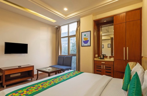 Dwarka Hotel | Treebo Royal Star