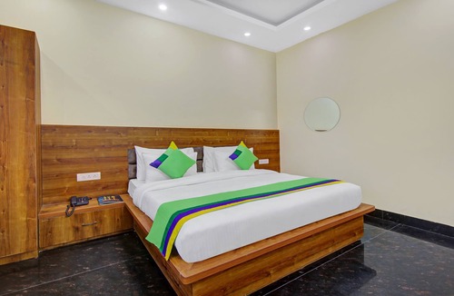 Noida Hotel | Treebo The Eden Roc