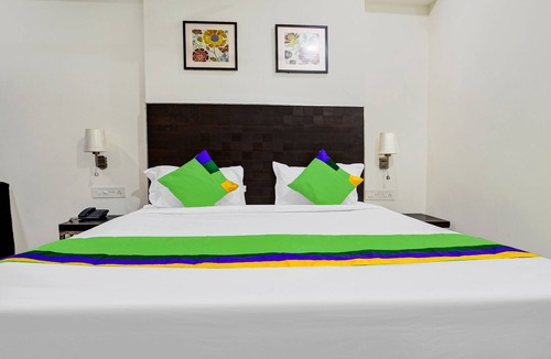 Vijayawada Hotel | Treebo Trend Swarna's