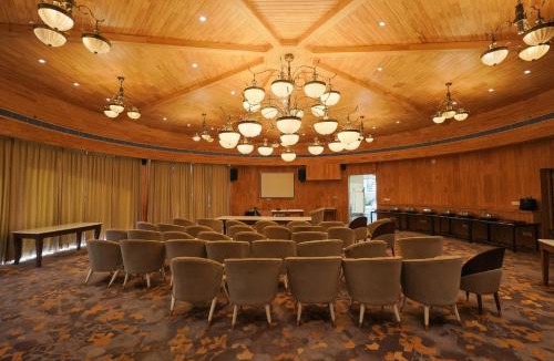 Kasauli Hotel | Treetop by Eight Continents Royalpine, Kasauli