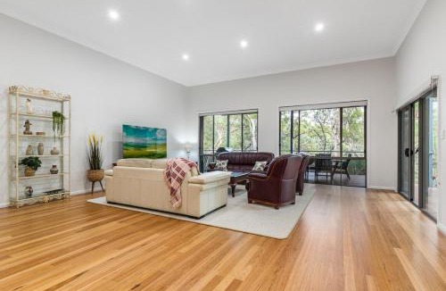 Dunbogan House | Triple B - Beach Bush Birds