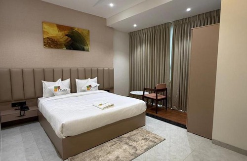 Hinjawadi Hotel | TTURA Kitchen Bar Rooftop & Rooms Pune