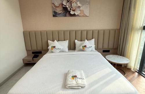 Hinjawadi Hotel | TTURA Kitchen Bar Rooftop & Rooms Pune