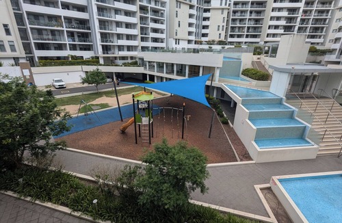 Turrella Apartment | Two Bed Apartment next to train station (20 mins to Central)