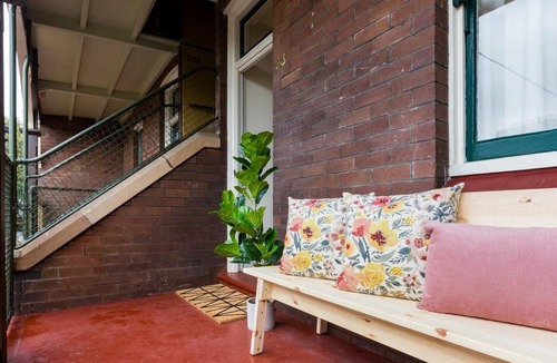 Millers Point House | 'Two of a Kind' Heritage Stay with Harbour Views