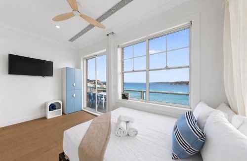 North Bondi Apartment | Ultimate Beachfront Penthouse Walk to the Sand