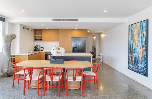 Umina Beach Apartment | Umina Beach-Front Luxury - Air-Con - Alfresco Dining + BBQ - Wi-Fi