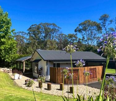 Bilpin House | Unique and secluded Poppy Cottage