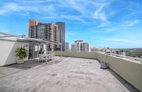 St. Leonards Apartment | Unique Penthouse Experience with Spectacular View!