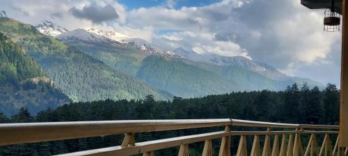 Old Manali Hostel | UpClimb Longstay for bus or taxi only guests