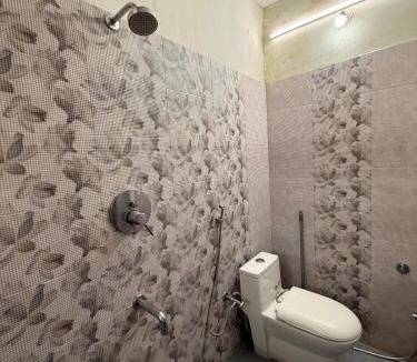 Raipur Apartment | Urban Luxury Retreat ,Netflix ,Private Balcony