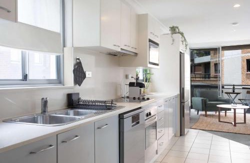 Kings Cross Apartment | Urban Oasis 2BR with Huge Deck & Secure Parking