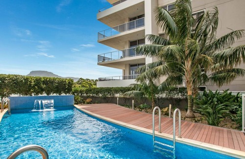 Wollongong CBD Apartment | Urban Oasis