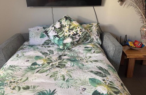 Wollongong CBD Apartment | Urban Retreat