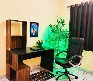 Jabalpur House | UrbanNest Airport Stay