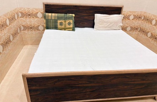 Ayodhya House | Usha Atithi Niwas Near By Jain Mandir Walking Distance Shree Ram Mandir 150mtr