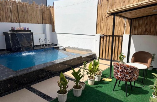 Greater Noida Hotel | VAAS by PLAY Hotels - ROOTS AND SKY water villas