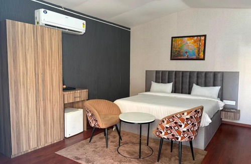 Greater Noida Hotel | VAAS by PLAY Hotels - ROOTS AND SKY water villas