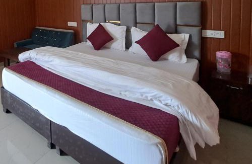 Rajgarhi House | Vaishnavi Homestay Lakhmandal