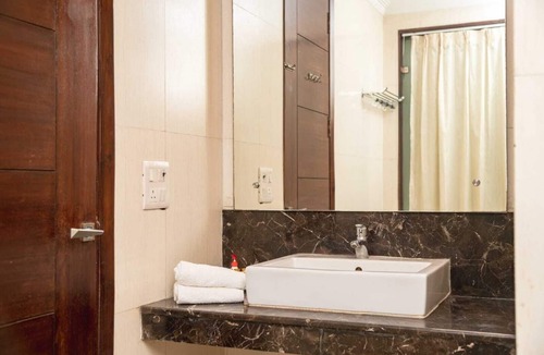 Sector 40 Hotel | Vamsor Heights
