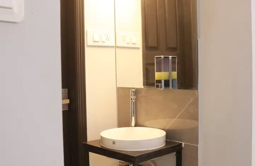 BTM 2nd Stage Apartment | Vasathi BLR-The Royal 2-bedroom @ BTM 2nd Stage, 3min Walk to Jayadeva Metro