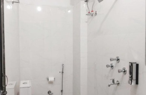 Varanasi Apartment | Vasudha - A 3-bhk homestay near Assi ghat with flexible check in
