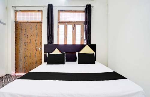 Pukhrayan Hotel | Vasundhara Garden