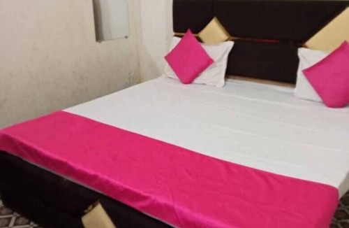 Pukhrayan Hotel | Vasundhara Garden