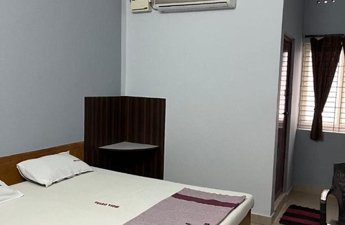 Palani Cabin | Velanview