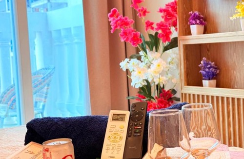 Greater Noida Apartment | Velora Stay