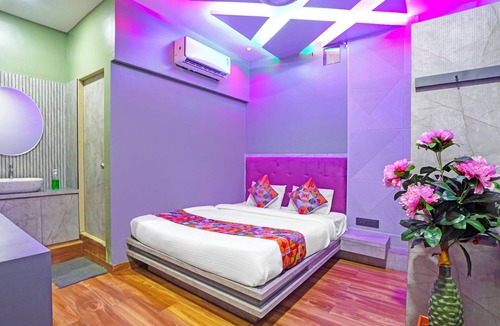Clover Park Hotel | Via Arya
