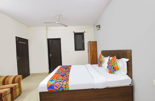Govindpuri Hotel | Via Cosy Stay