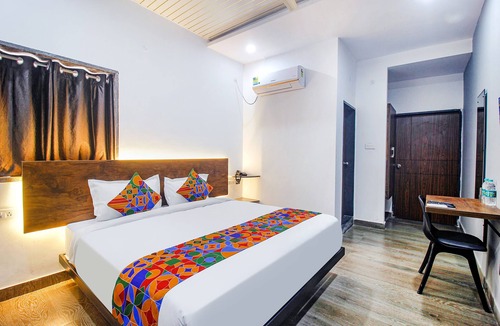 Hyderabad Hotel | Via Dark Inn - Nr Golkonda Fort
