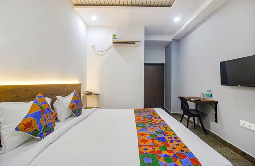 Hyderabad Hotel | Via Dark Inn - Nr Golkonda Fort