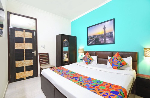 Sainik Farm Hotel | Via KD6 Plaza Residency