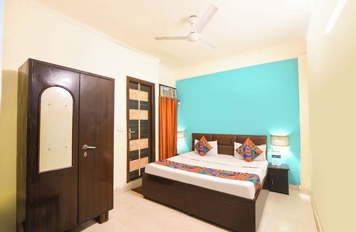 Sainik Farm Hotel | Via KD6 Plaza Residency