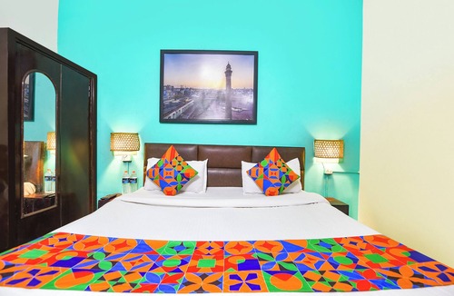 Sainik Farm Hotel | Via KD6 Plaza Residency