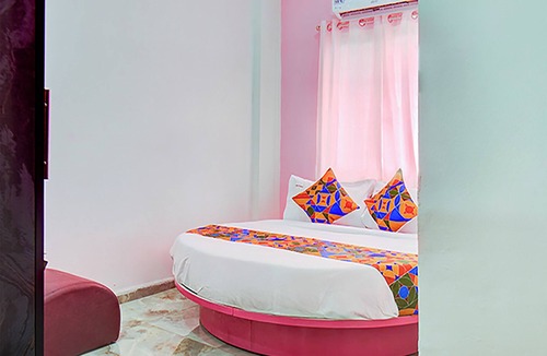 Kharadi Hotel | Via Pink House