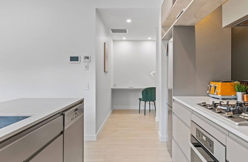 Gosford Apartment | Viewpoint - Gosford Panorama Water & Stadium Views