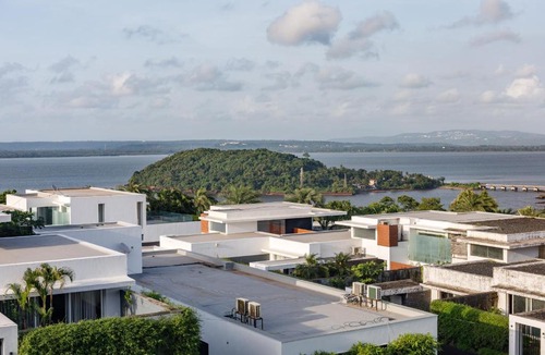 Holy Cross Colony Apartment | Villa CostaMadeira by StayJadePvt PoolNr Airport
